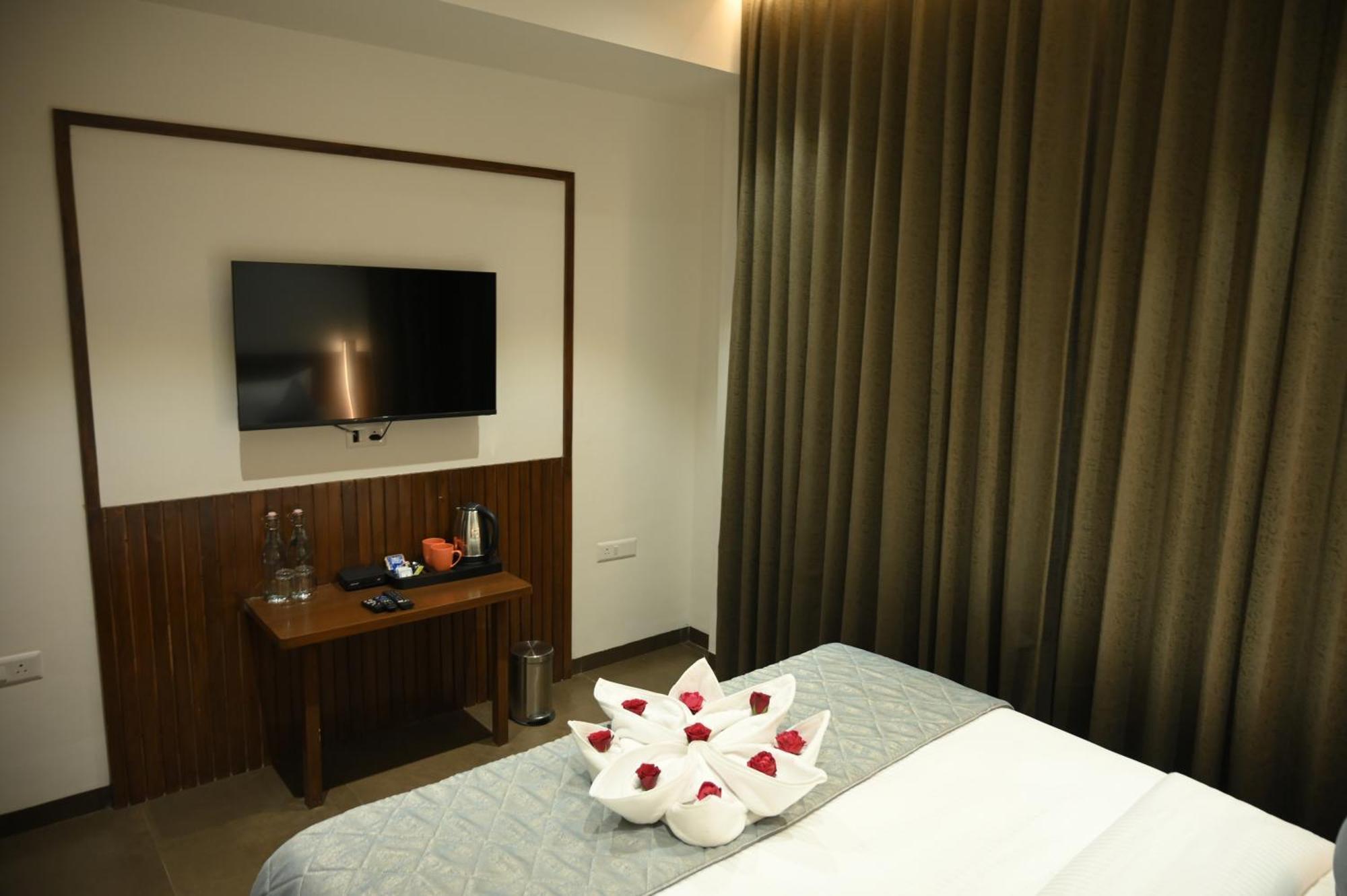 Mango Leaf Lake Resort Malkhed Экстерьер фото