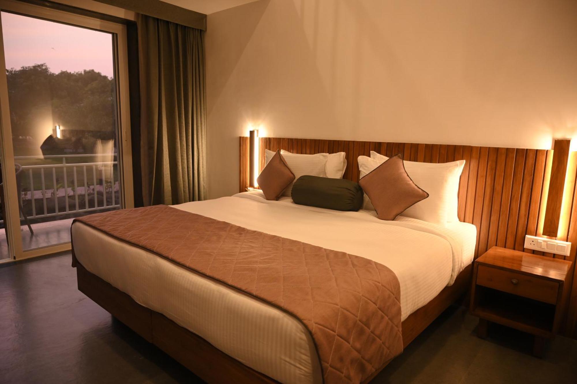Mango Leaf Lake Resort Malkhed Экстерьер фото